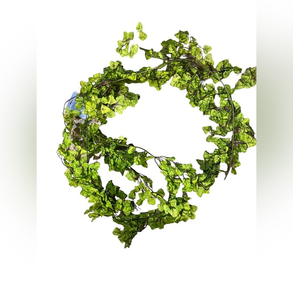 NWT- faux ivy garland - Picture 1 of 3
